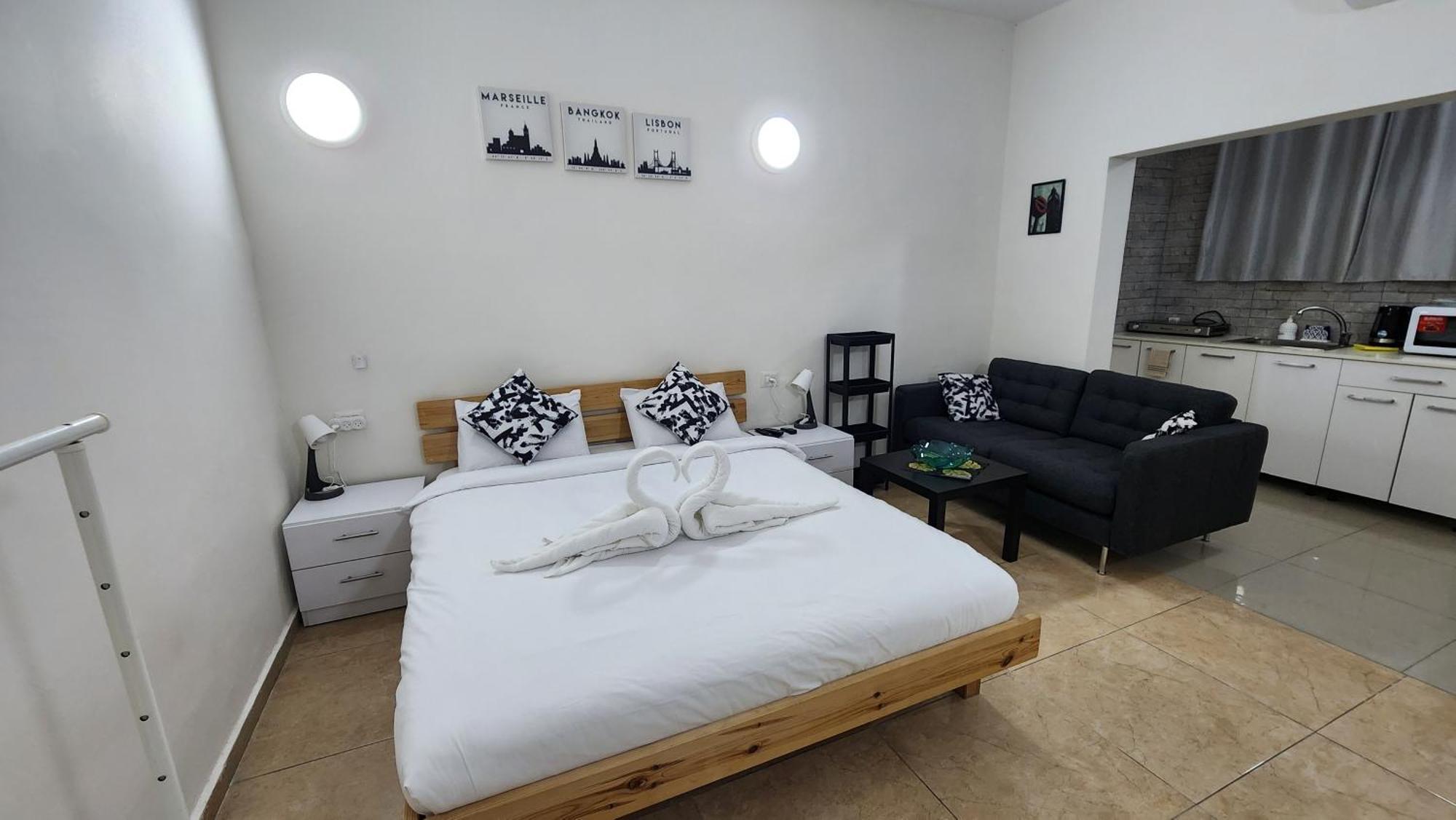 David Hameleh House Aparthotel Netánja Szoba fotó