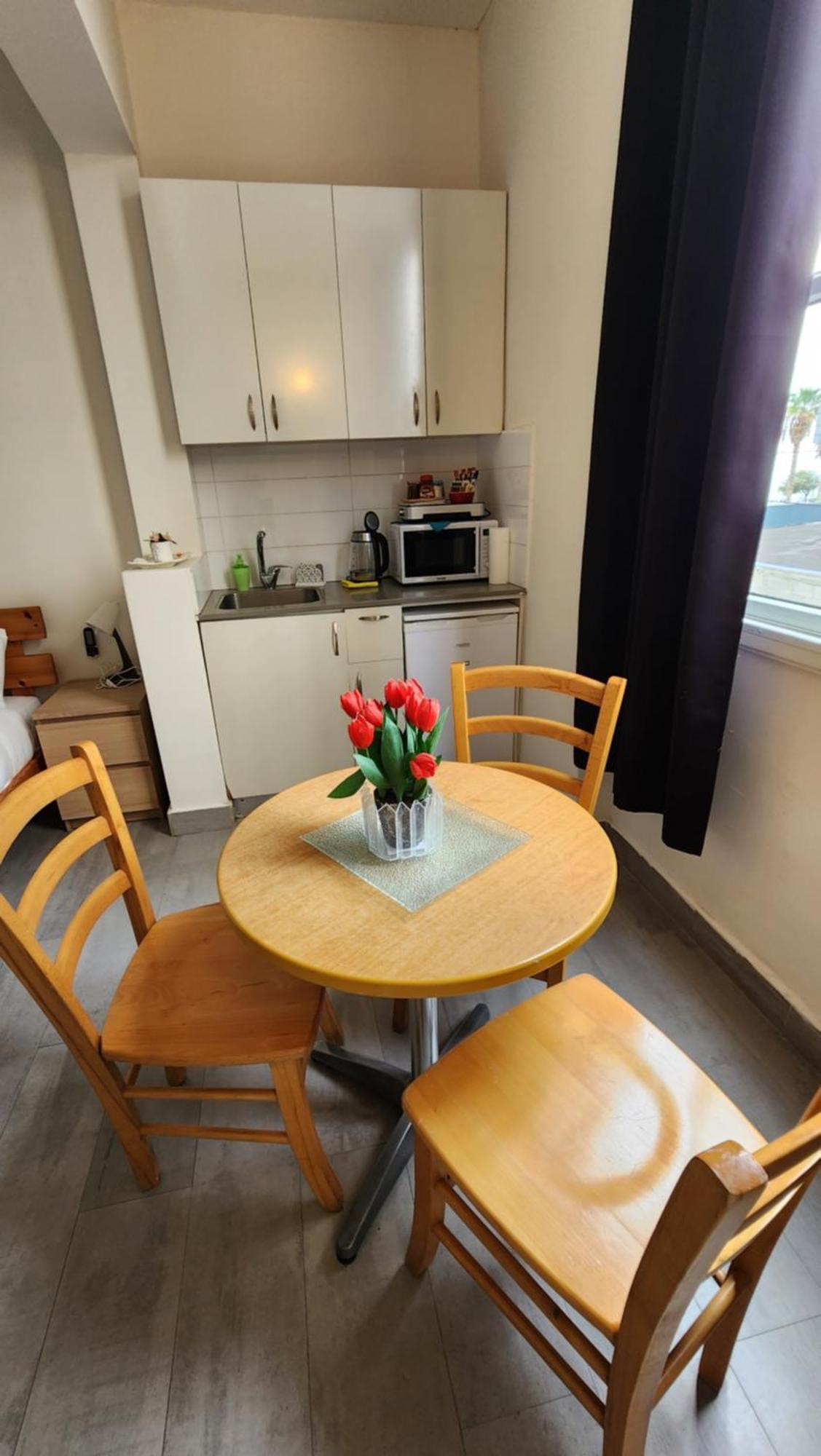 David Hameleh House Aparthotel Netánja Szoba fotó