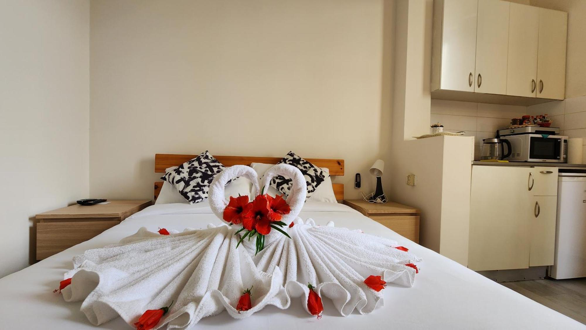 David Hameleh House Aparthotel Netánja Szoba fotó
