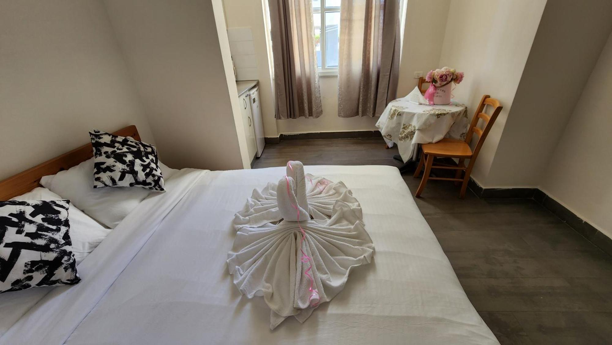 David Hameleh House Aparthotel Netánja Szoba fotó