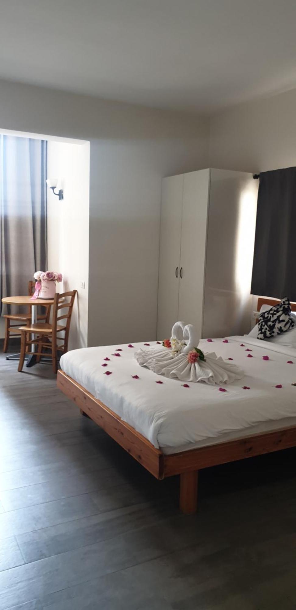 David Hameleh House Aparthotel Netánja Szoba fotó