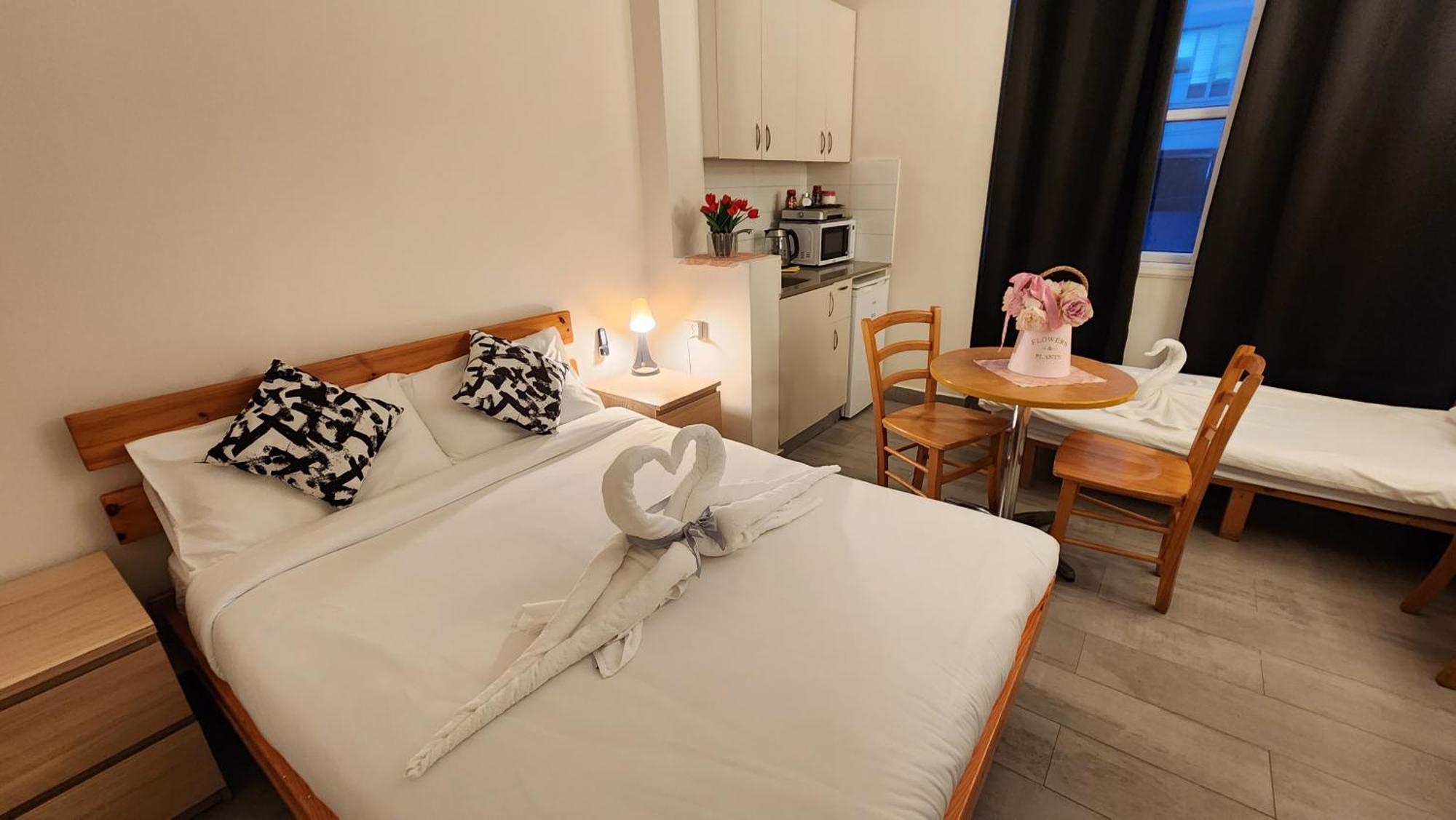 David Hameleh House Aparthotel Netánja Szoba fotó